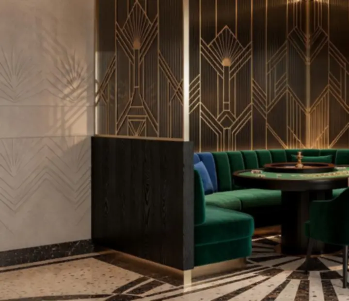 Décor de roulette avec courbes Art déco, verre fumé et lumière tamisée